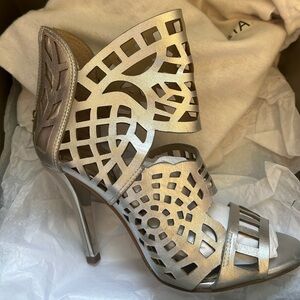 BCBGMAXAZRIA Maven silver Metallic heels - gently used